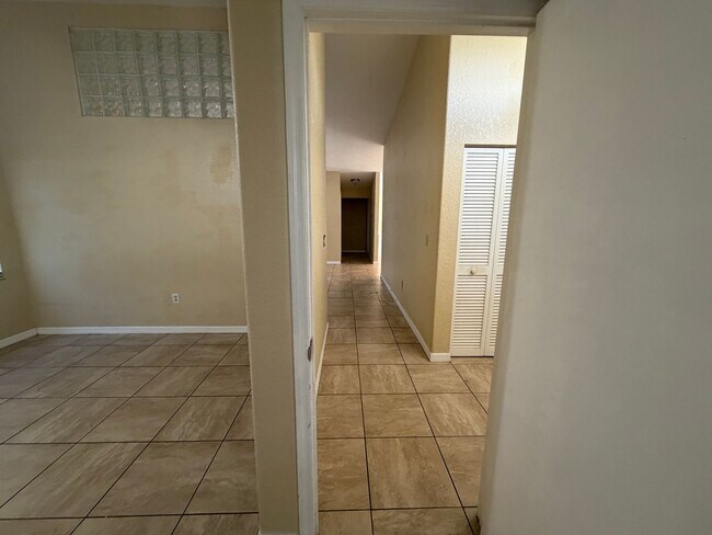 Building Photo - Spacious Open-Concept Home with Bonus Patio & Fenced Yard