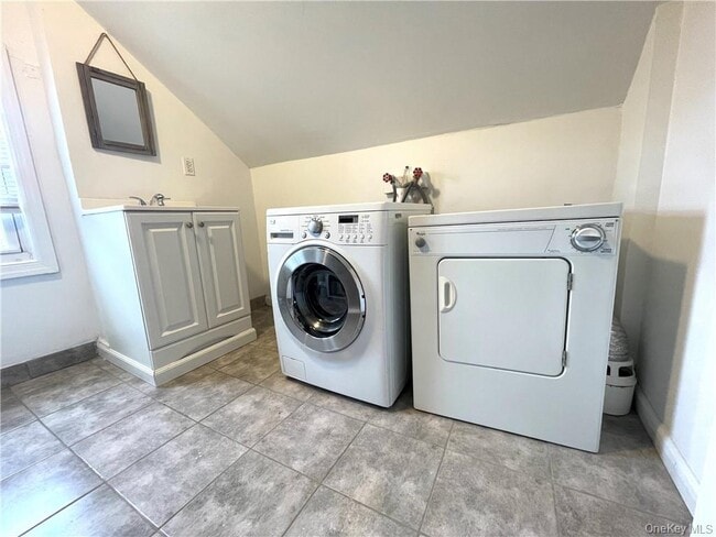 Building Photo - 78 1st St