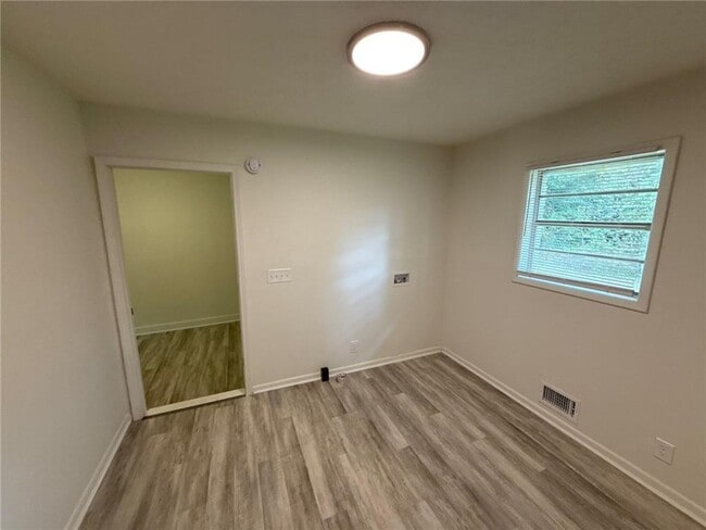 Building Photo - 4680 Ryan Rd