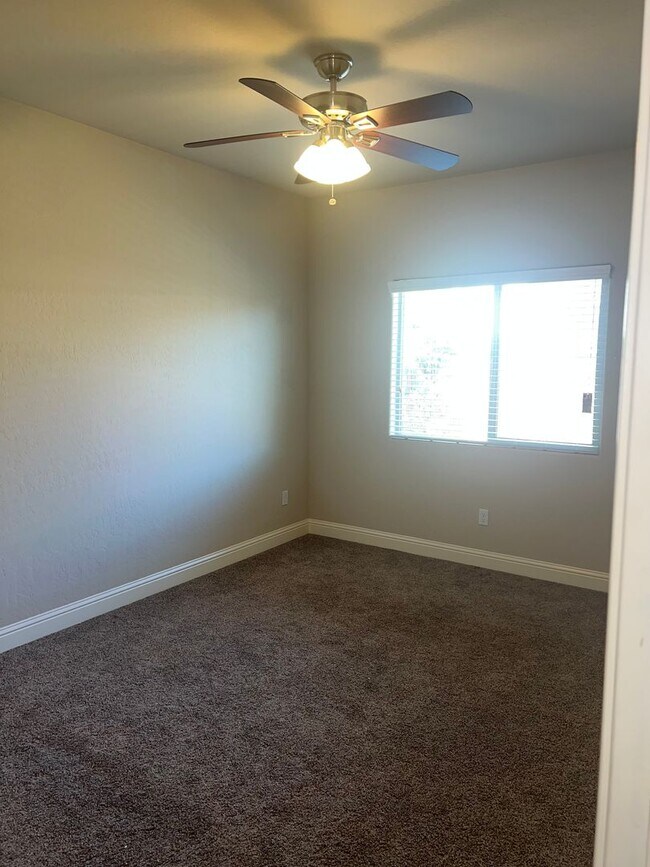 Building Photo - Charming Loma Vista Home