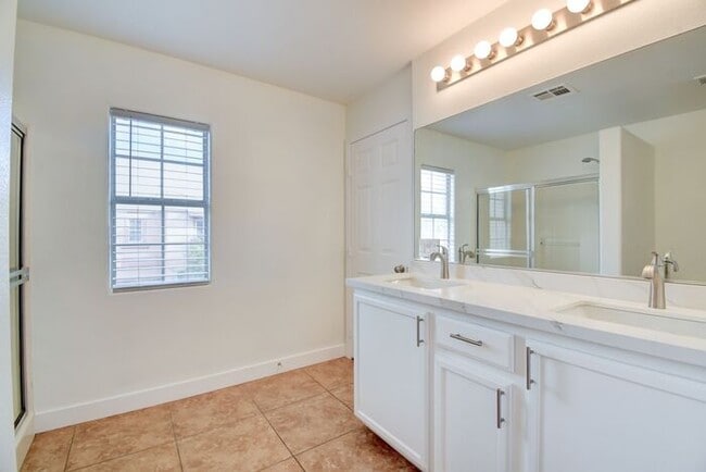 Building Photo - Great home with 4 bedrooms, 2.5 baths. New Floors Paint and Countertops.