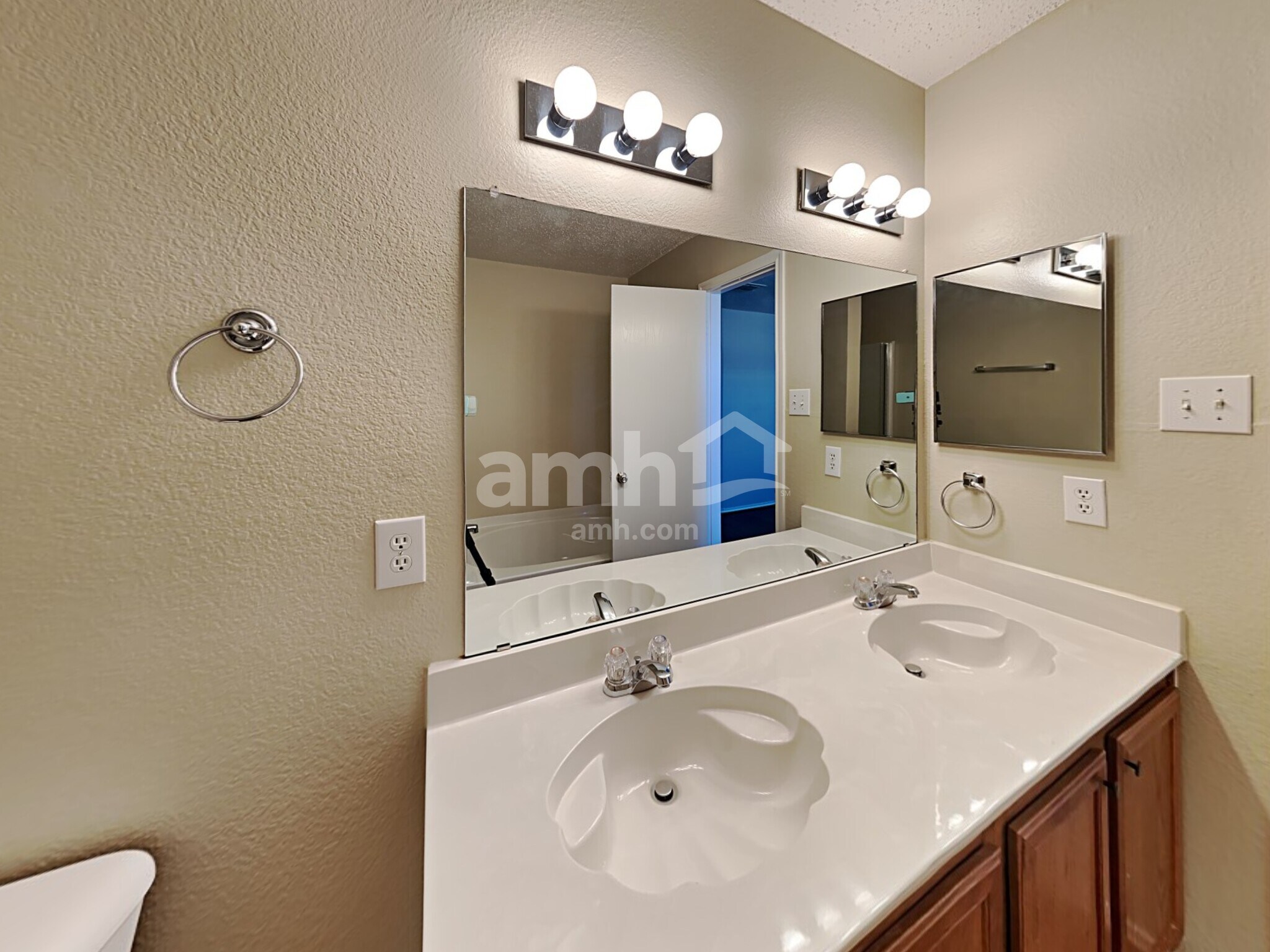 Building Photo - 3956 German Pointer Way