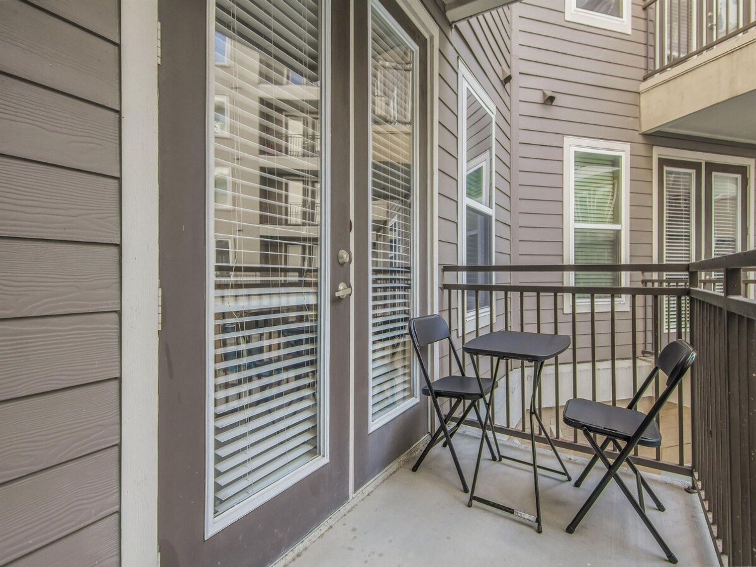 Building Photo - 1915 Canterbury St