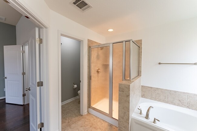 Building Photo - 448 Bottle Brush Dr