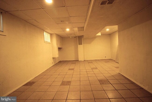 Building Photo - 1818 Longford Dr