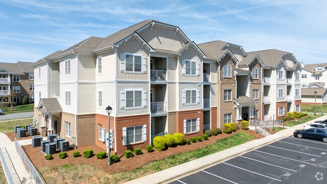 Building Photo - McDowell Creek Court