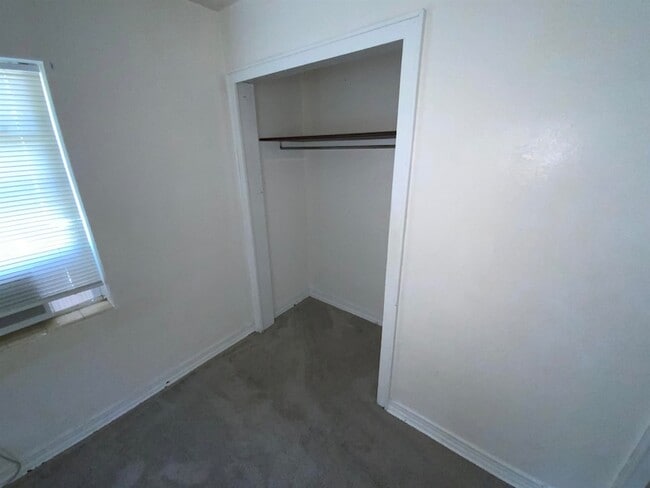 Building Photo - 2408 Gillis St