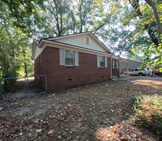 Building Photo - 3150 Parham St