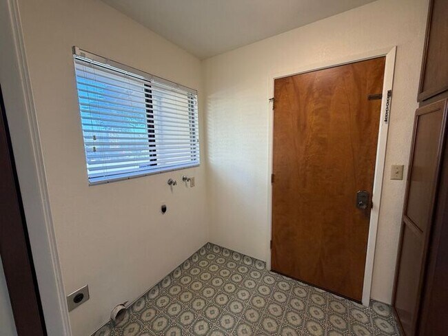 Building Photo - Lovely home in Marina available March 16, 2026!