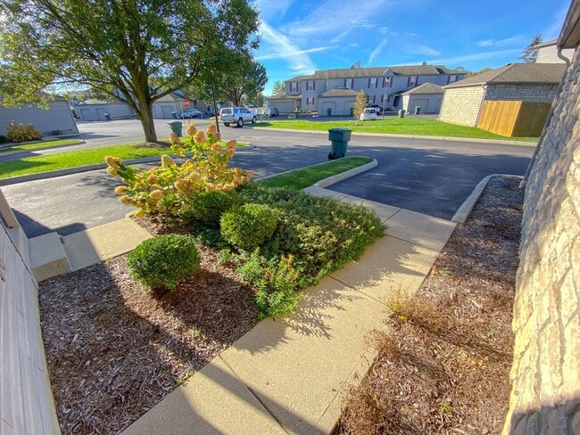 Building Photo - Beautiful Bethel Commons Condo For Rent In Dublin Schools