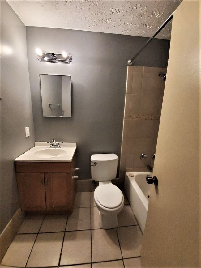 Building Photo - Charming 3-Bedroom, 2-Bath Home in Eastern...