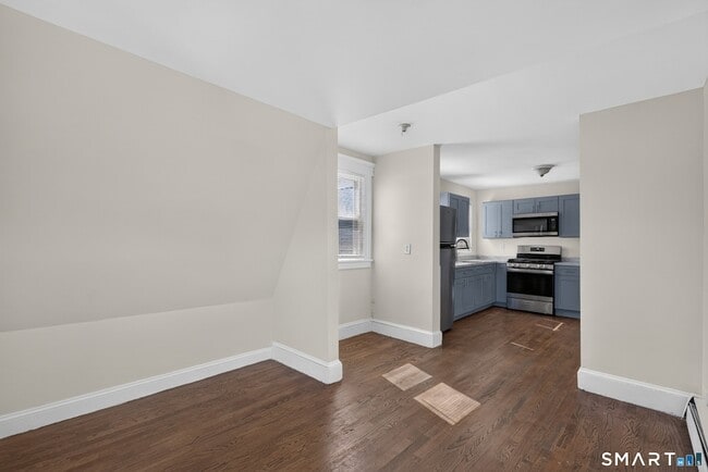 Building Photo - 40-44 Vine Street Unit 3