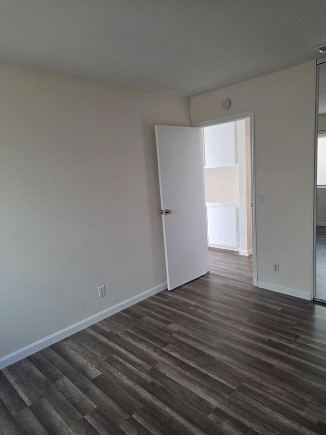 Building Photo - $4,200 p/mo - 3br/2ba in one of Oceanside's finest neighborhoods