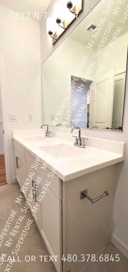 Building Photo - 7812 N 79th Dr