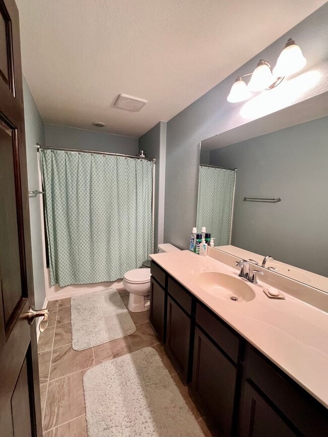 Building Photo - Menomonee Falls Single Family Home for Rent!