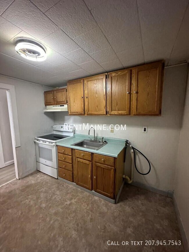 Building Photo - 171 Riverside Dr