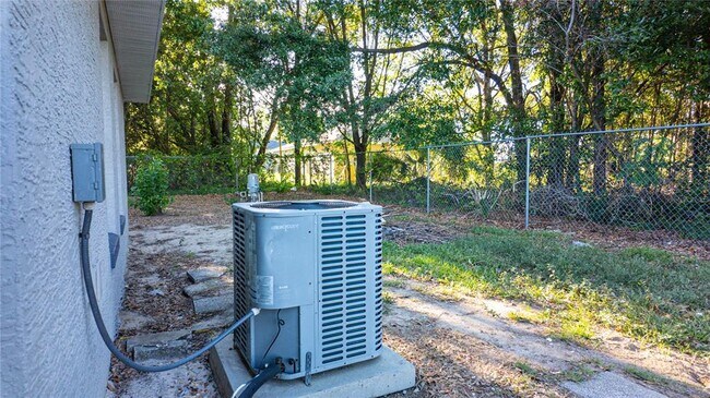 Building Photo - 4395 NE 33rd Ave