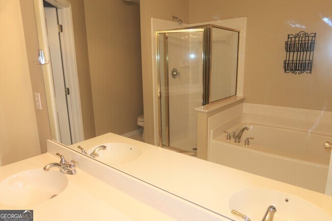 Building Photo - 2515 Longcourt Cir