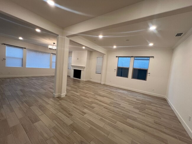 Building Photo - Beautiful Home With Large Primary Suite, Multiple Living Rooms, and more!