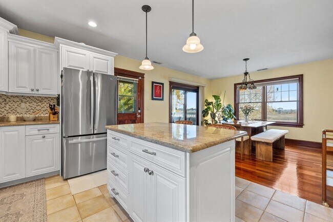 Building Photo - 42 Orchard St