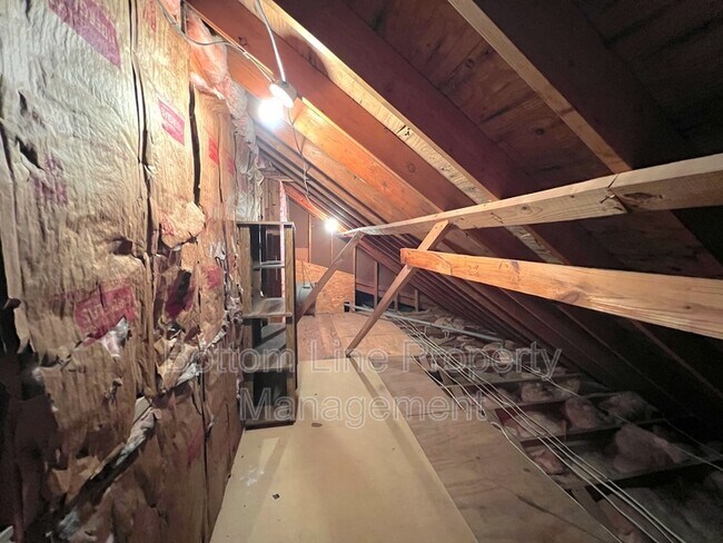 Building Photo - 186 Niven Rd