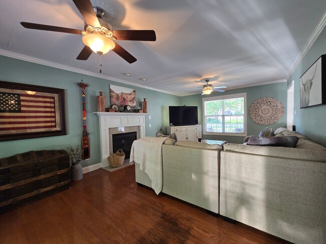 Building Photo - 355 Orchard Falls Dr