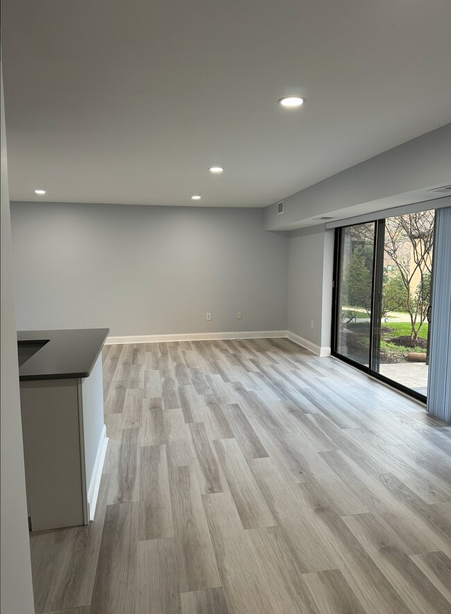 Building Photo - 7841 Enola St