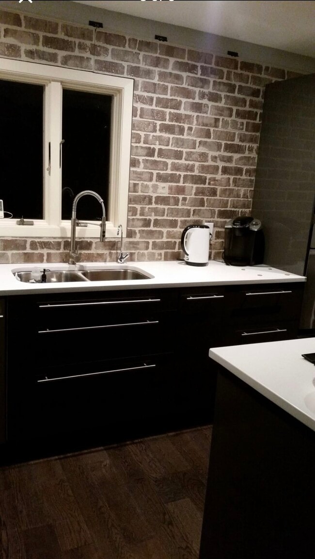 Building Photo - 3300 e 125th st.