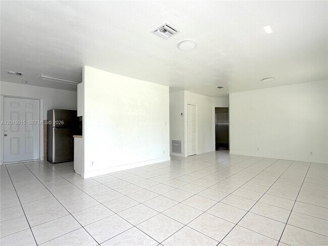 Building Photo - 1740 SW 47th Ave