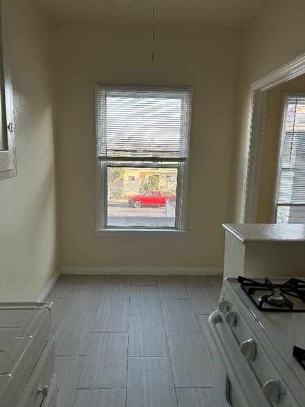 Building Photo - 1154 Normandie Ave