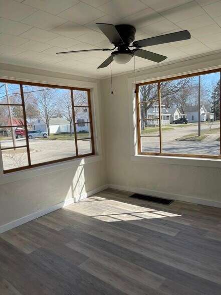 Building Photo - 308 5th St