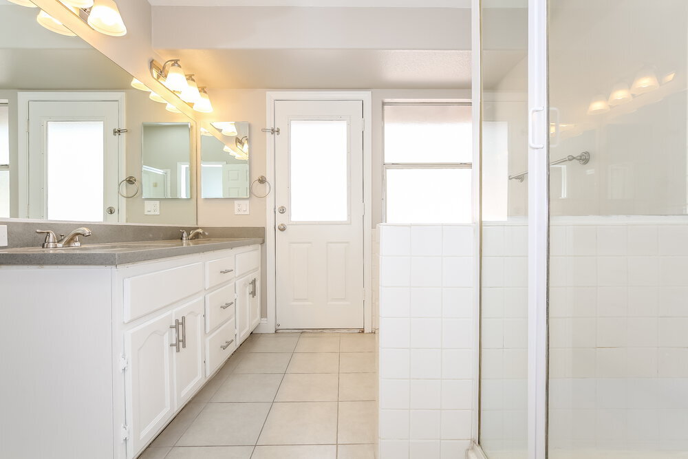 Building Photo - 2108 Farmouth Cir