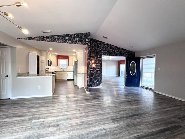 Building Photo - Eclectic & Charming Updated Ranch