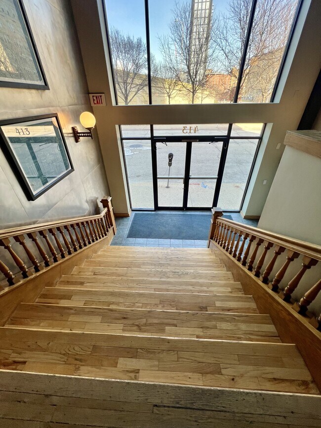 Building Photo - 413 N 2nd St