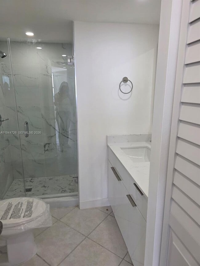 Building Photo - 18151 NE 31st Ct