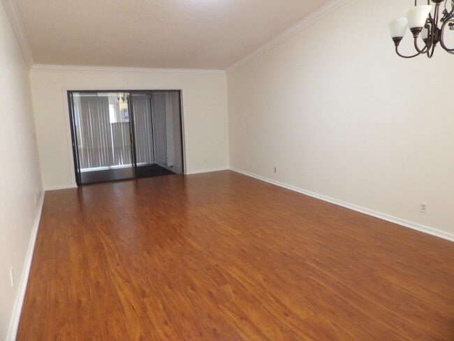 Building Photo - 604 Sea Pine Way