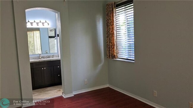 Building Photo - 685 Conservation Dr