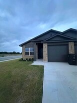 Building Photo - 901 Switchgrass Dr