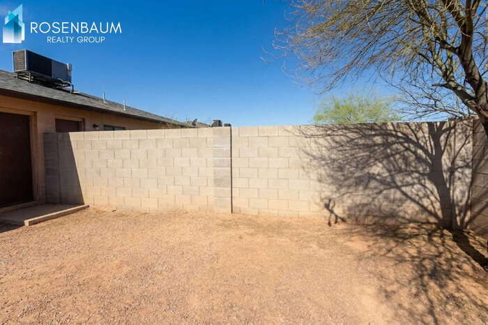 Building Photo - 9950 W Lynx Dr