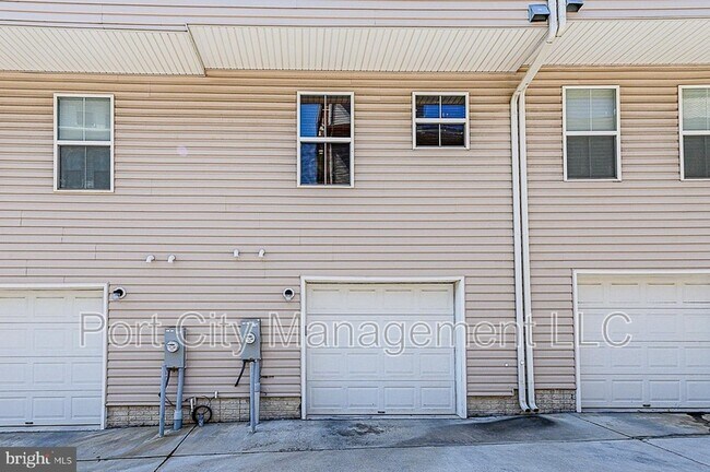 Building Photo - 4618 Dillon Pl
