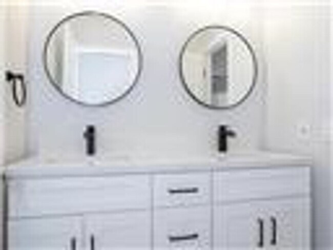 Building Photo - Lovely & renewly renovated home in Rancha Cucamonga