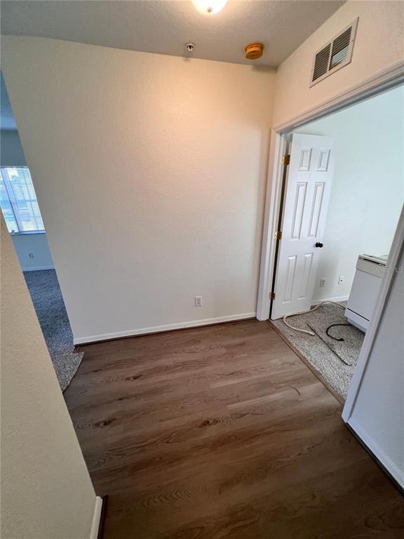 Building Photo - 2120 Heron Lake Dr