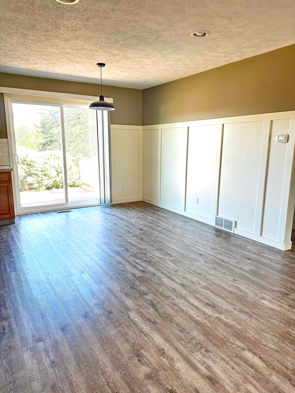 Building Photo - 7644 Deer Track Run