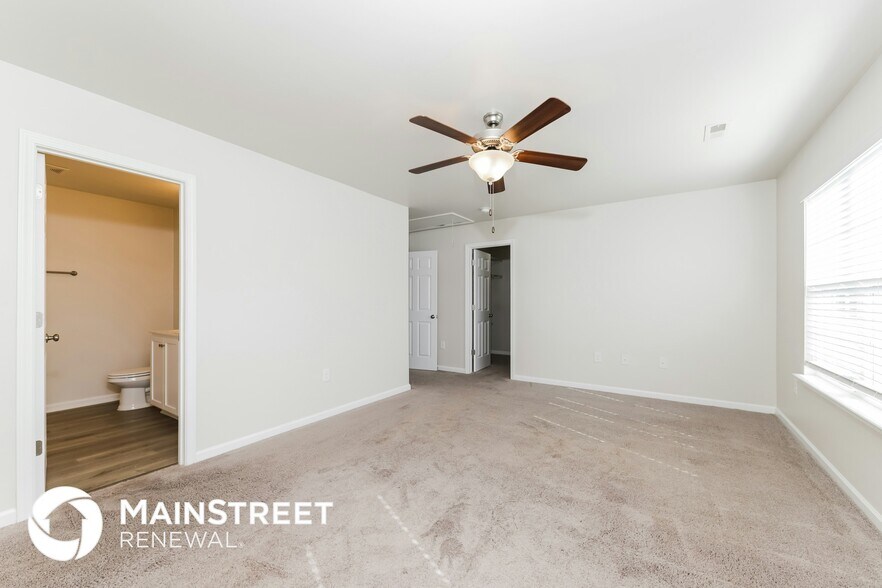 Building Photo - 6166 Brentwood Pk Dr