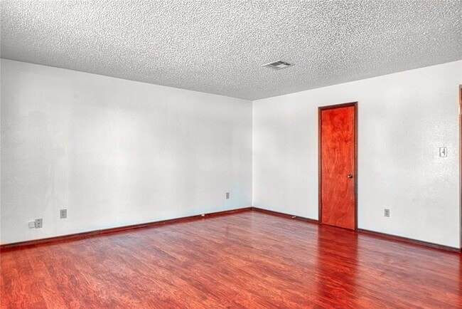 Building Photo - 1012 N 5th St