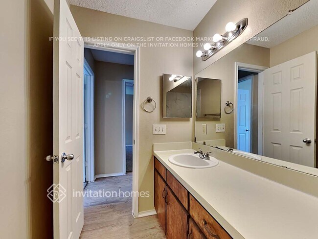 Building Photo - 6403 Walnut Springs Dr