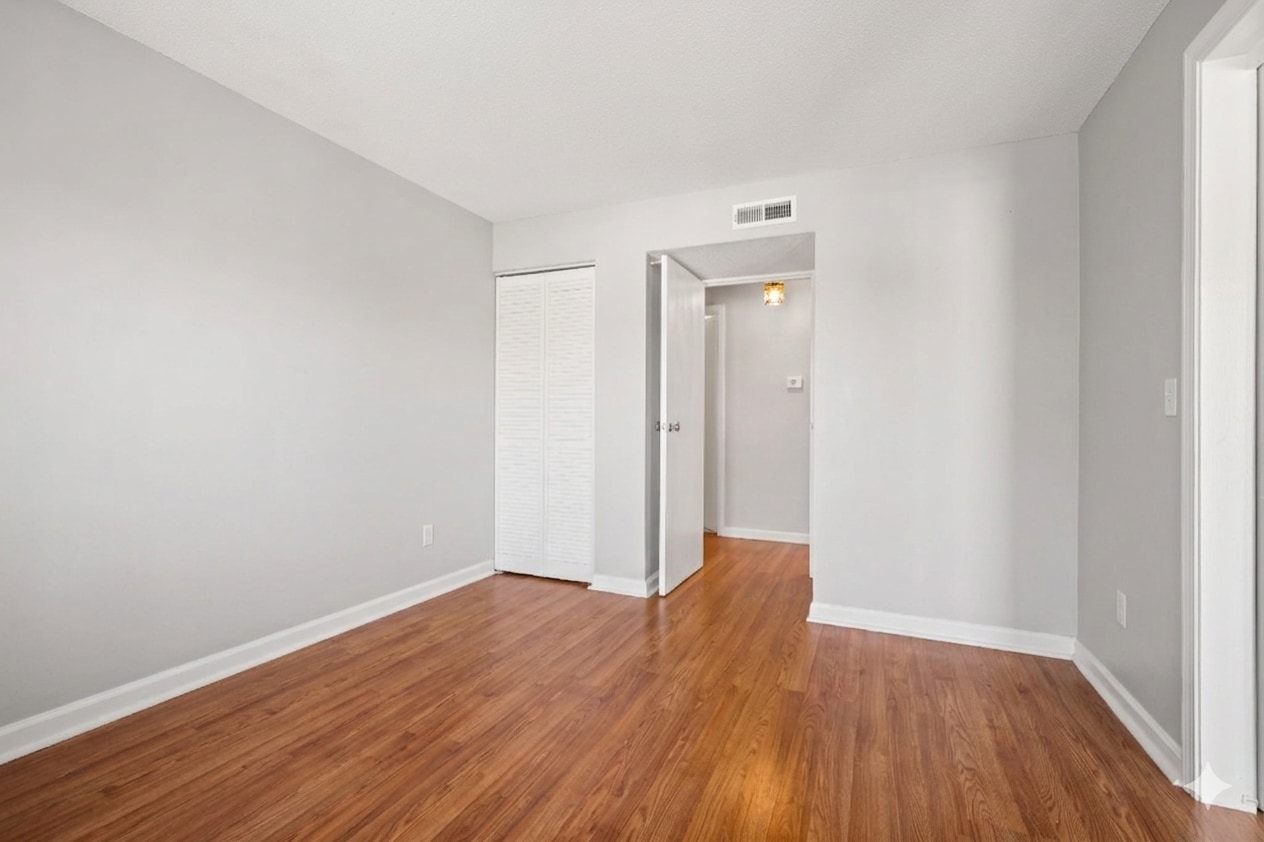 Building Photo - 5 Thoreau Ct