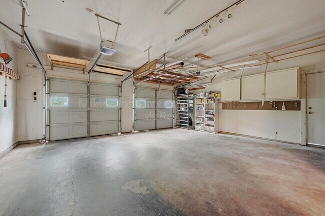 Building Photo - 2502 Turtle Creek Dr