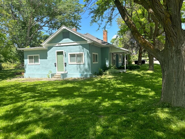 Building Photo - Two-Bedroom Duplex in North End