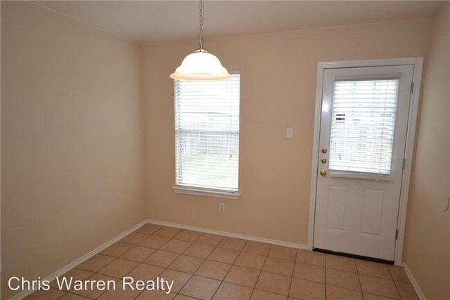 Building Photo - 504 Lafayette Square Dr